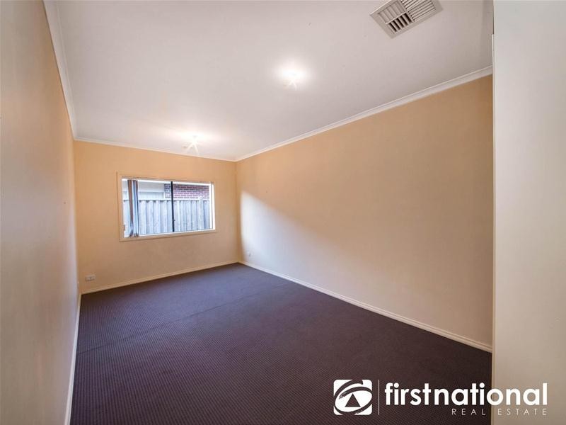 9 Colonial Way, Pakenham VIC 3810