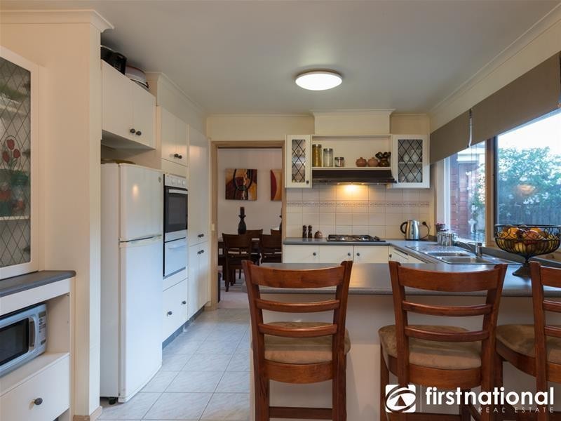 8 Nana Walk, Narre Warren South VIC 3805