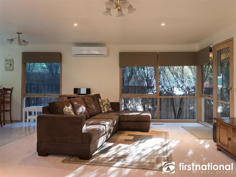 8 Nana Walk, Narre Warren South VIC 3805