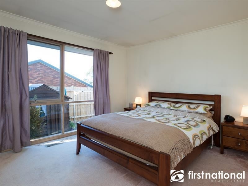 8 Nana Walk, Narre Warren South VIC 3805