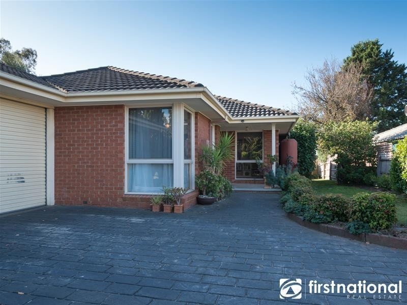 8 Nana Walk, Narre Warren South VIC 3805