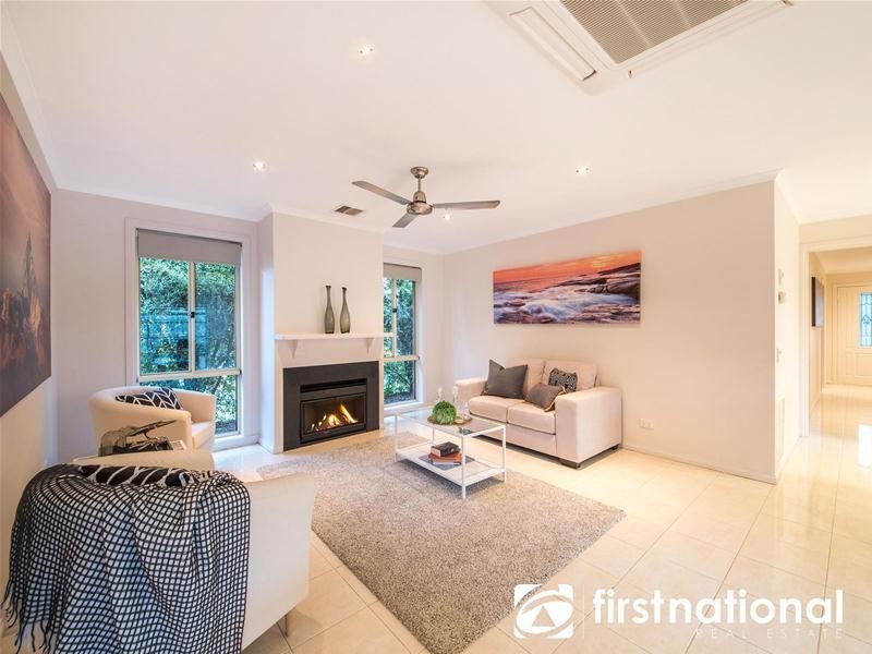 11 Camelia Way, Pakenham VIC 3810