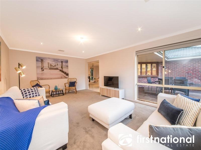 11 Camelia Way, Pakenham VIC 3810