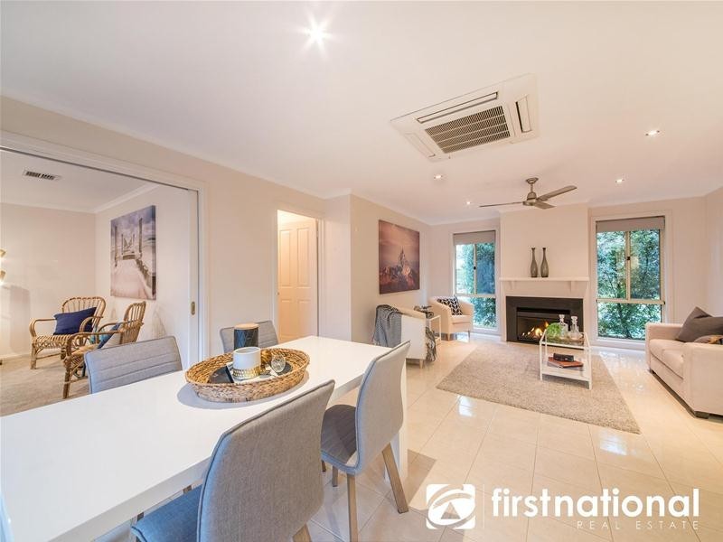 11 Camelia Way, Pakenham VIC 3810