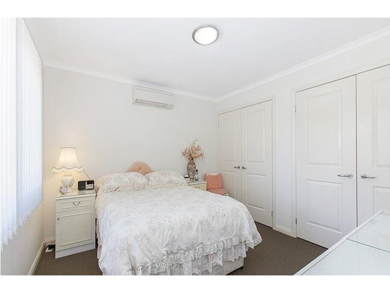 2/59 Lyall Road, Berwick VIC 3806