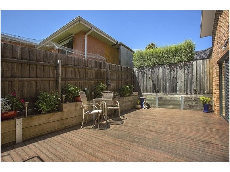 2/59 Lyall Road, Berwick VIC 3806