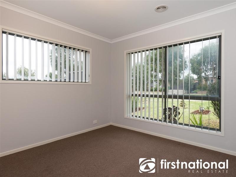 26 Bonneville Parade, Pakenham VIC 3810