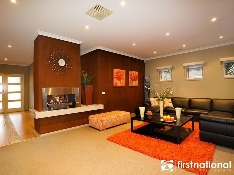 24 Montpelier Drive, Berwick VIC 3806