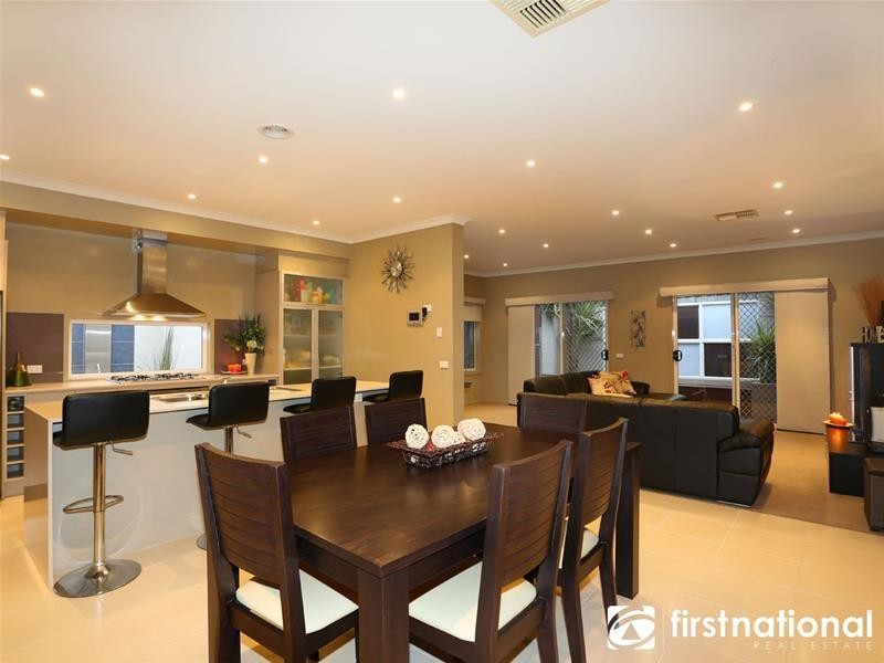 24 Montpelier Drive, Berwick VIC 3806