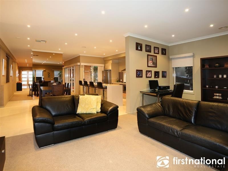 24 Montpelier Drive, Berwick VIC 3806