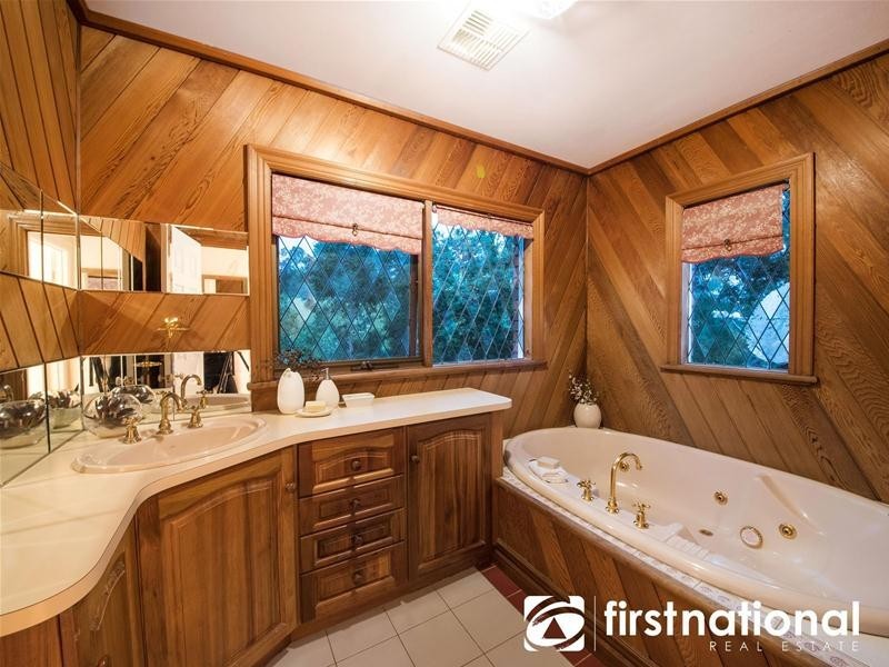 135 King Road, Harkaway VIC 3806