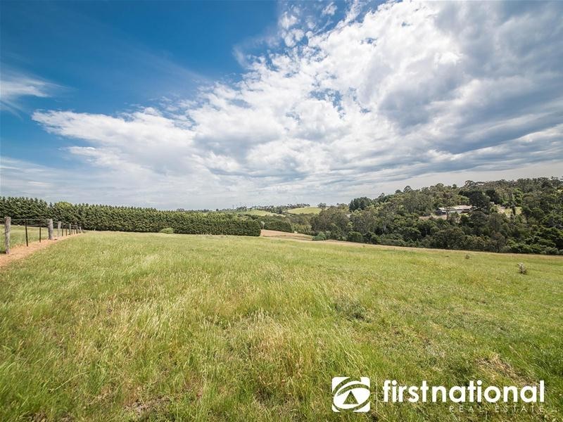 135 King Road, Harkaway VIC 3806