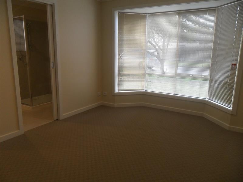 1A Thomas Street, Pakenham VIC 3810