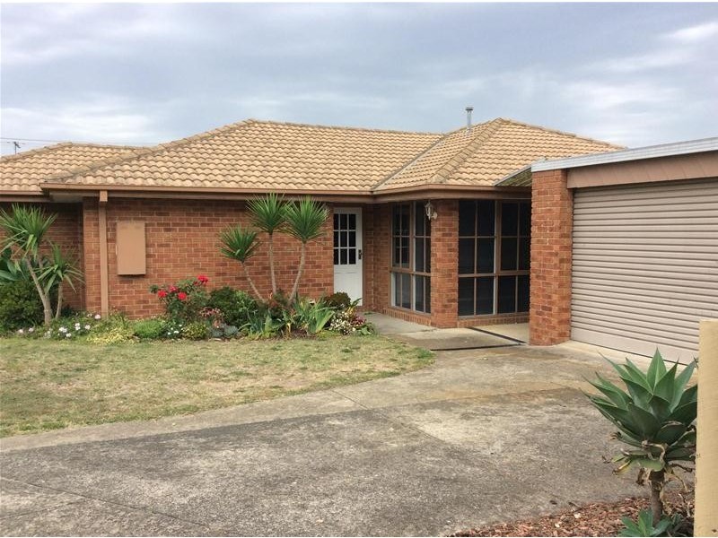 21 Pinnacle Way, Hampton Park VIC 3976