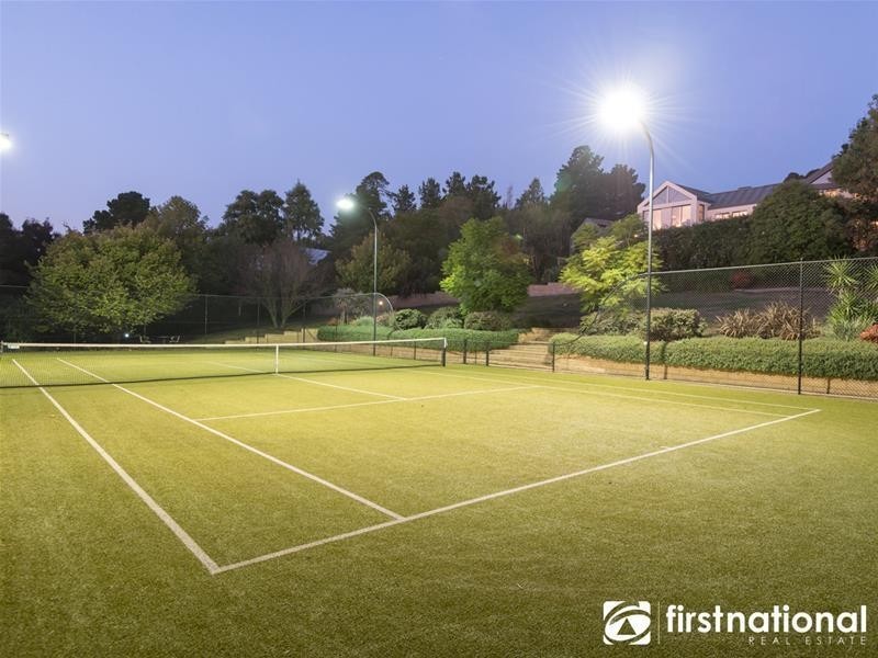 15 Caravelle Court, Berwick VIC 3806