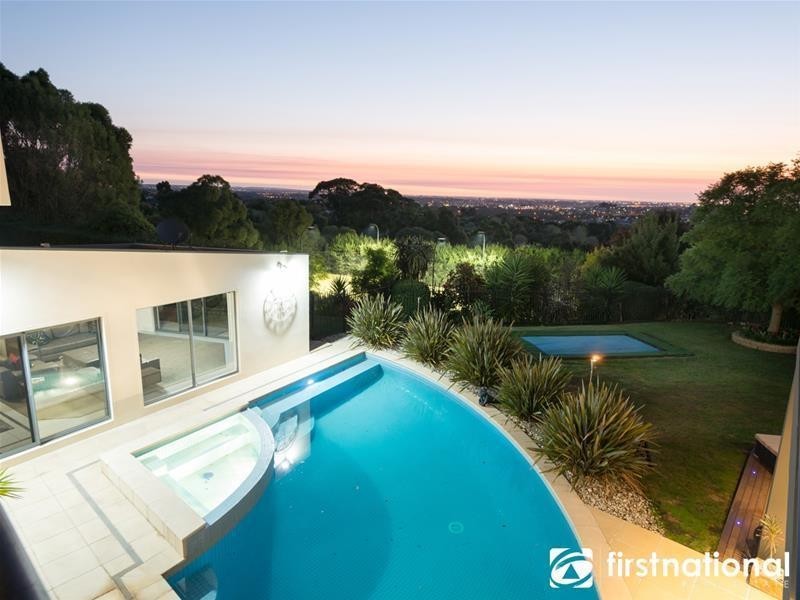 15 Caravelle Court, Berwick VIC 3806