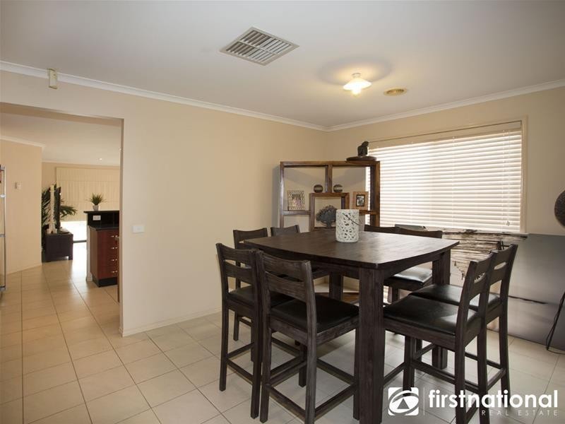 10 Barwon Drive, Pakenham VIC 3810