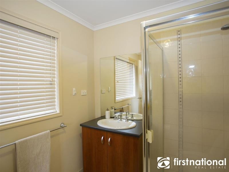 10 Barwon Drive, Pakenham VIC 3810