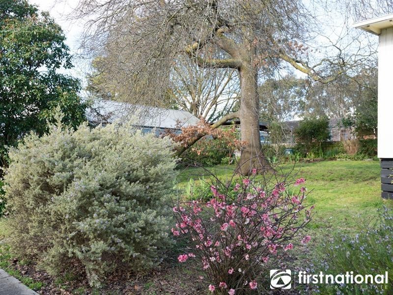 8 Rutland Road, Berwick VIC 3806