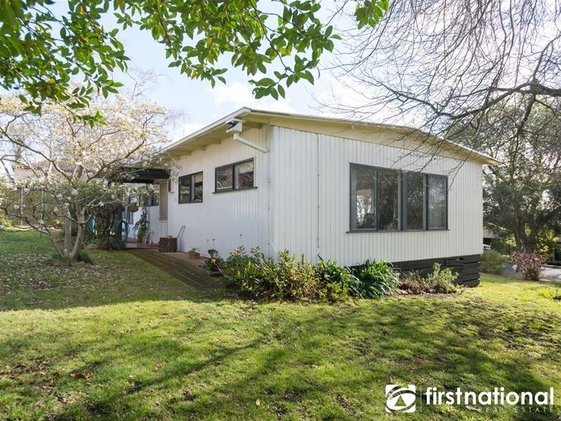 8 Rutland Road, Berwick VIC 3806