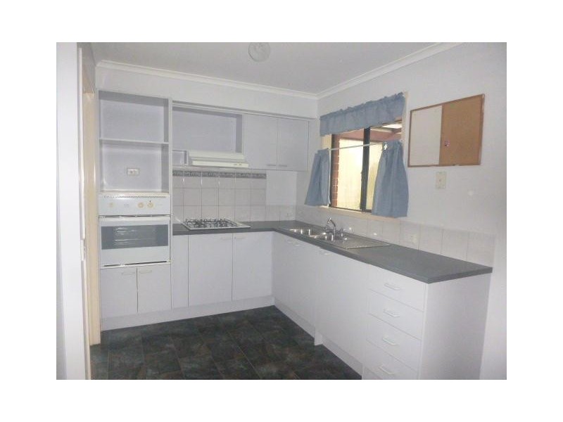 15 Artists Crescent, Narre Warren South VIC 3805