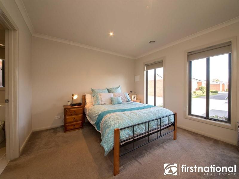 9/25 King Street, Pakenham VIC 3810