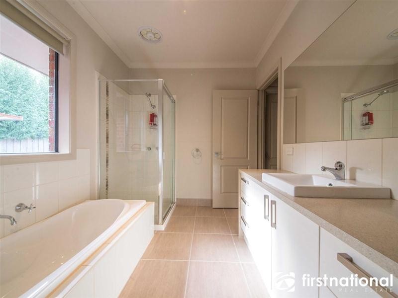 9/25 King Street, Pakenham VIC 3810