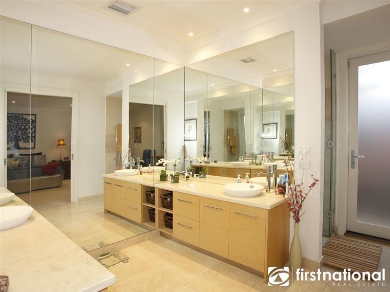 10 Rosemary Court, Berwick VIC 3806