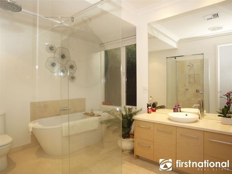 10 Rosemary Court, Berwick VIC 3806