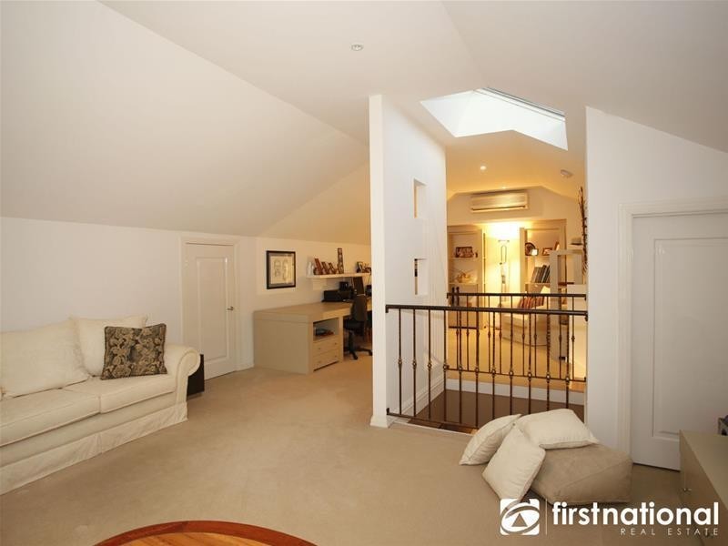 10 Rosemary Court, Berwick VIC 3806