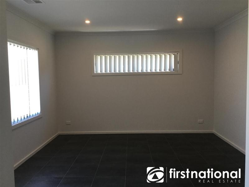 42/23 Atlantic Drive, Pakenham VIC 3810