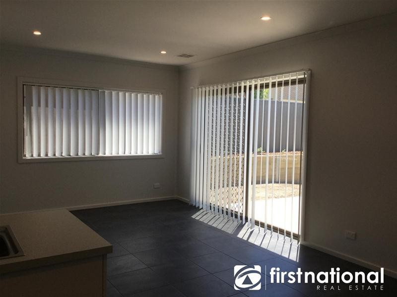 42/23 Atlantic Drive, Pakenham VIC 3810