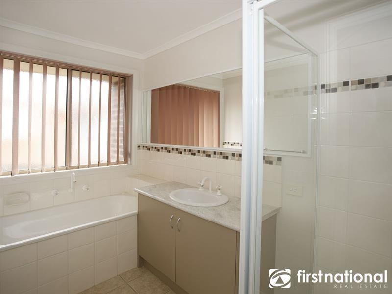 31 Riviera Drive, Pakenham VIC 3810