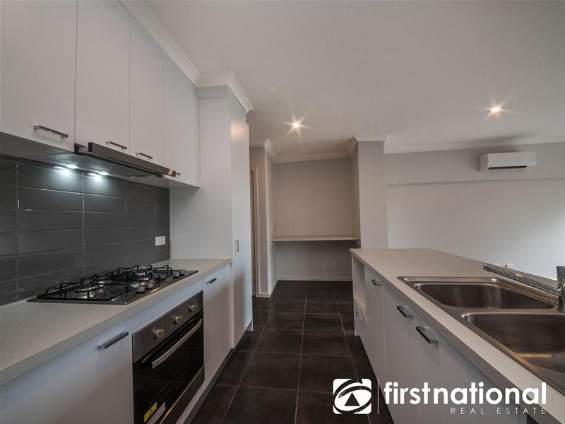 31/23 Atlantic Drive, Pakenham VIC 3810