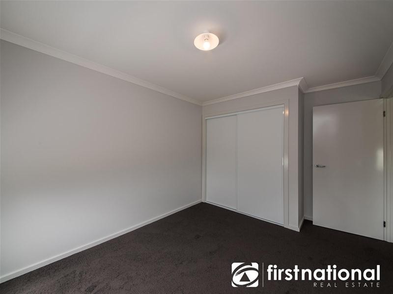 31/23 Atlantic Drive, Pakenham VIC 3810