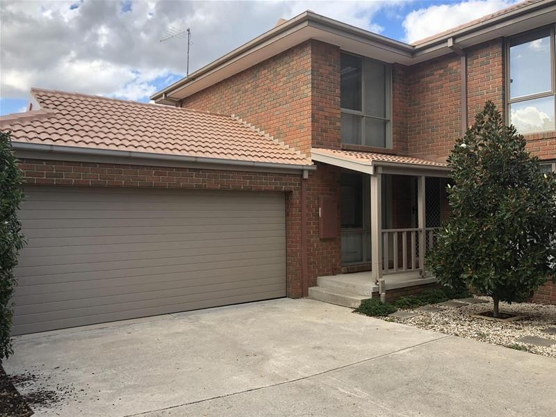 2/2-3 Camley Court, Berwick VIC 3806
