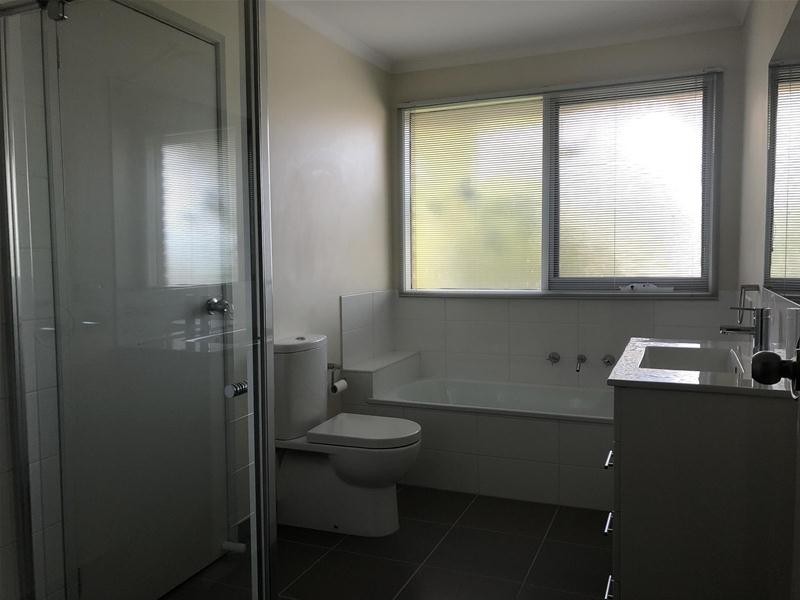 2/2-3 Camley Court, Berwick VIC 3806