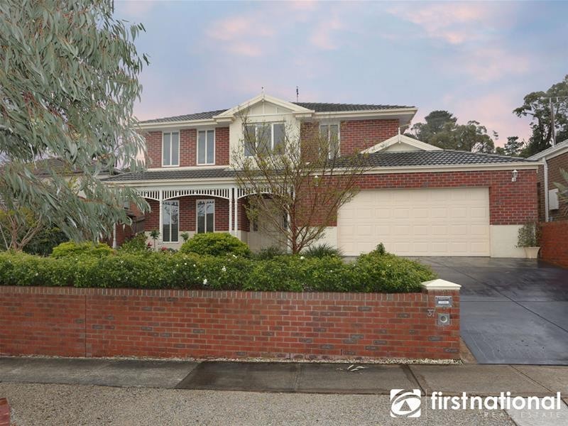 37  Cambridge Drive, Berwick VIC 3806