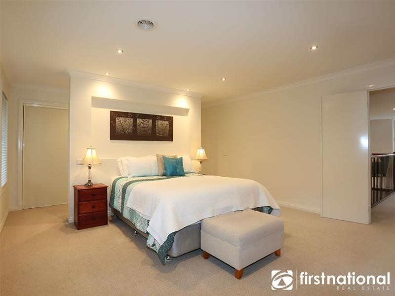 37  Cambridge Drive, Berwick VIC 3806