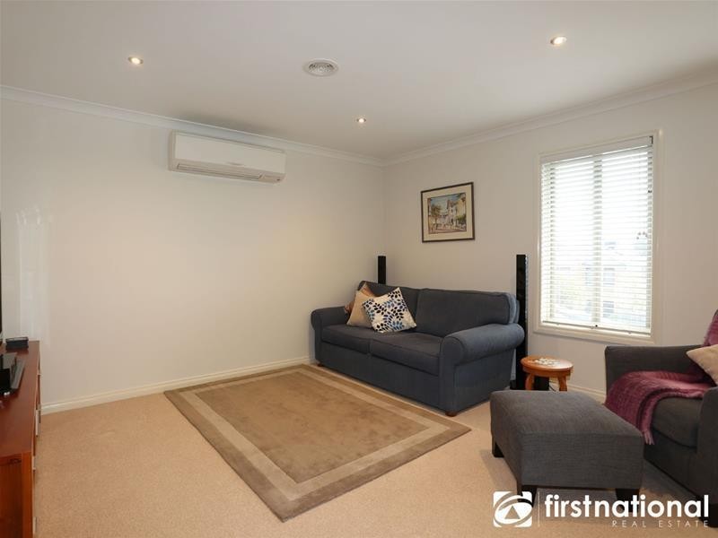 37  Cambridge Drive, Berwick VIC 3806