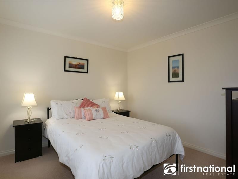 37  Cambridge Drive, Berwick VIC 3806