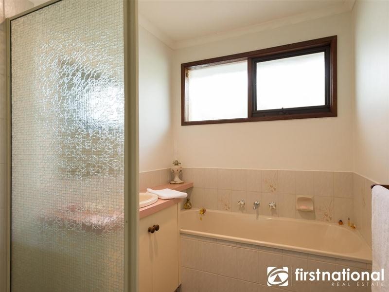 1 Hood Court, Berwick VIC 3806