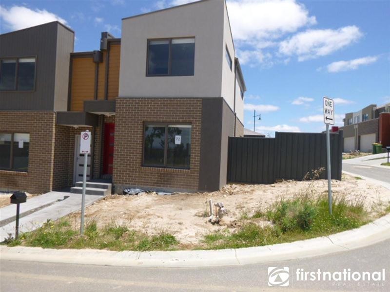 38/23 Atlantic Drive, Pakenham VIC 3810