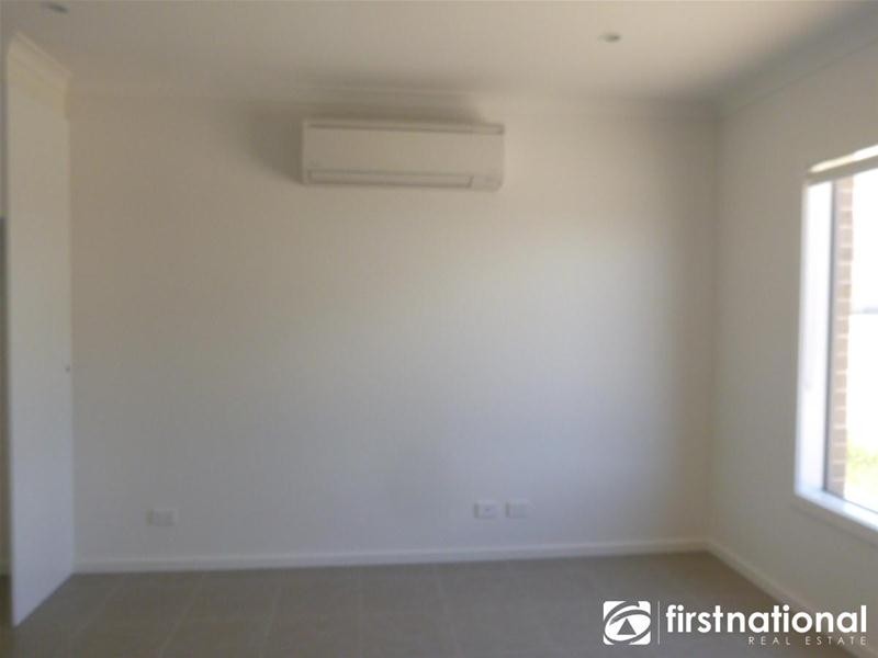 38/23 Atlantic Drive, Pakenham VIC 3810