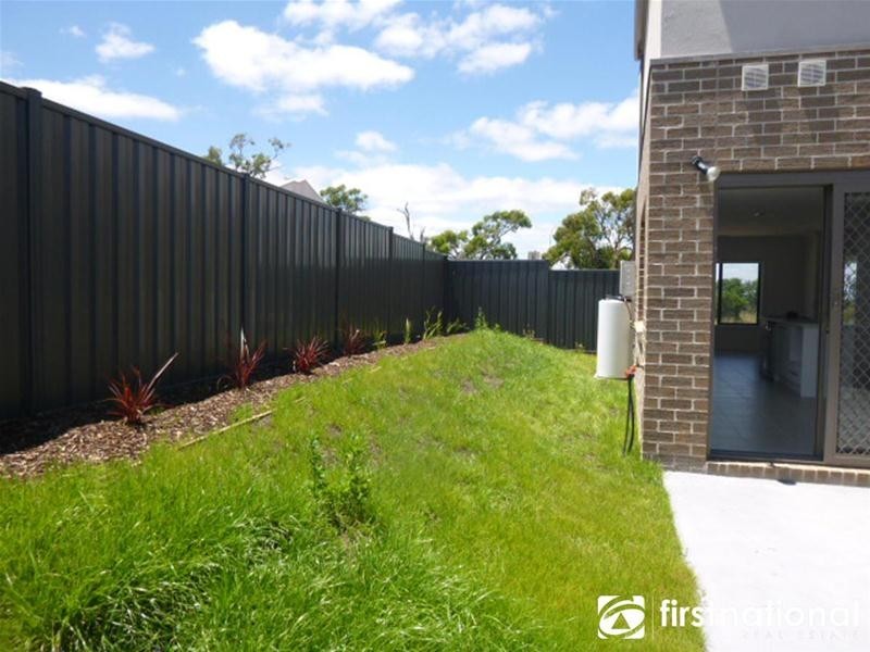 38/23 Atlantic Drive, Pakenham VIC 3810