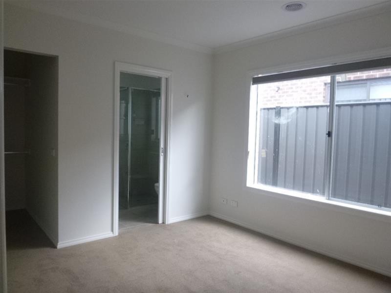 14 (Lot 925) Tilia Drive, Cranbourne North VIC 3977