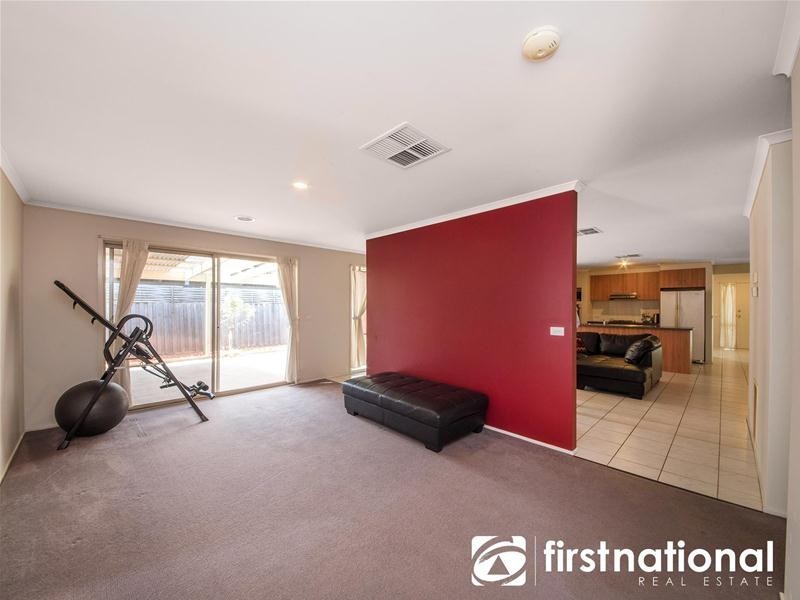 15 Blandford Crescent, Narre Warren South VIC 3805