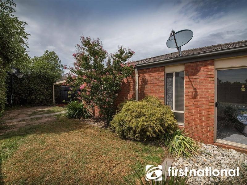 15 Blandford Crescent, Narre Warren South VIC 3805