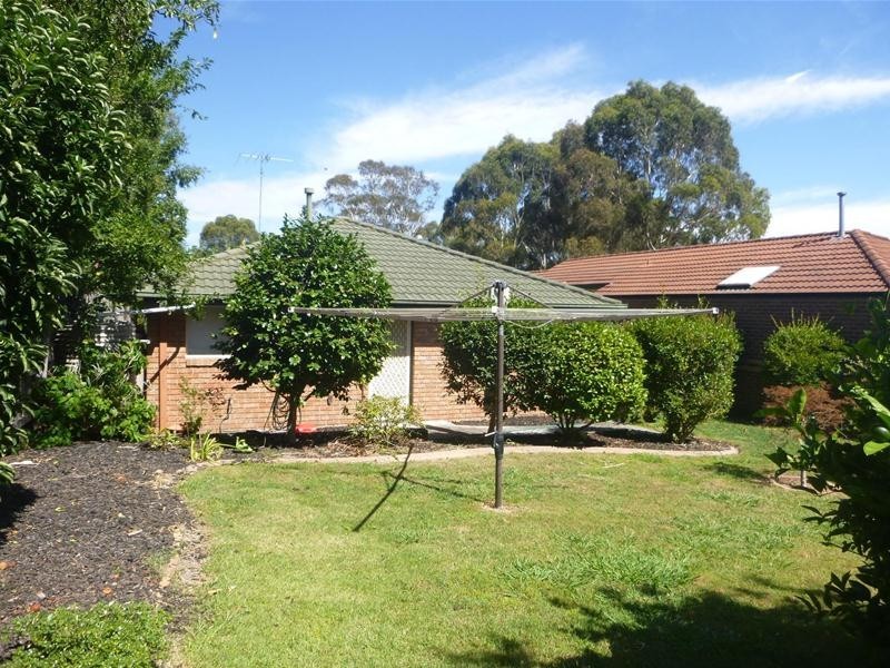 19 Adelong Court, Berwick VIC 3806