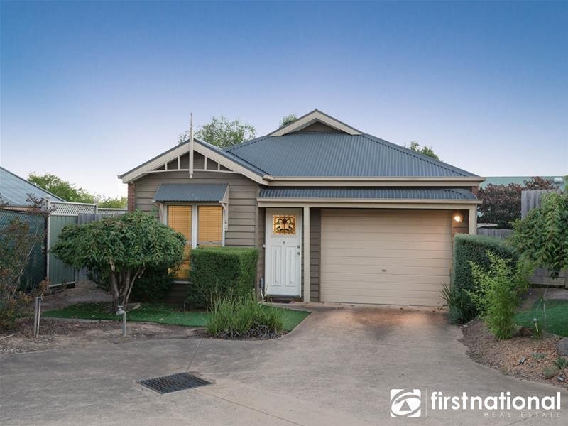 8/150 Avebury Drive, Berwick VIC 3806